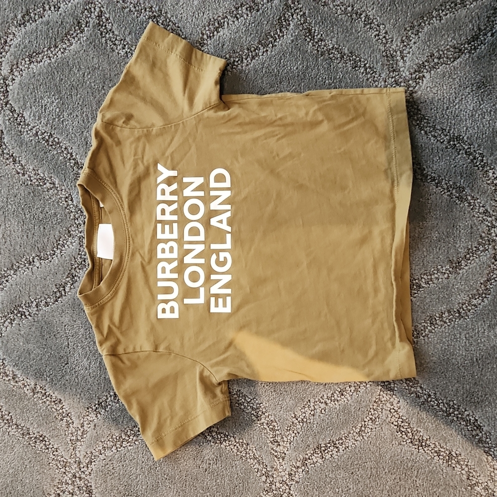 Burberry Tshirt